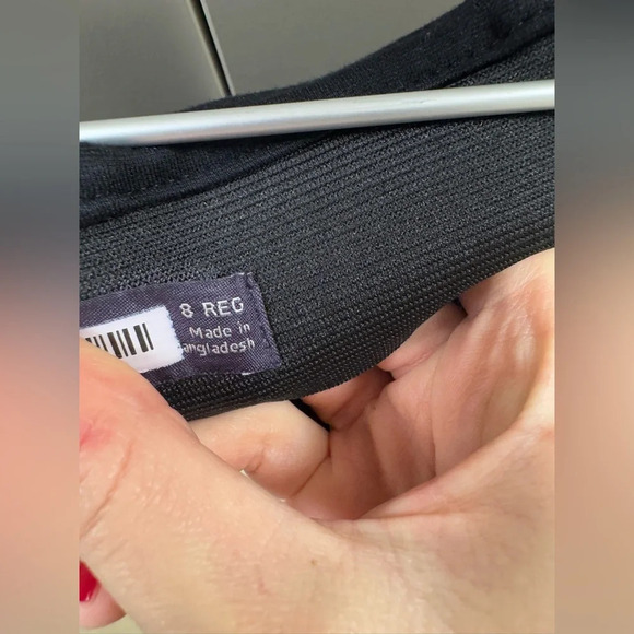 Marks & Spencer Black Skirt USA 4 - Picture 2 of 3